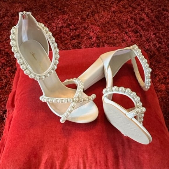 Ilkinin Pabuclari Bridal Heels - Picture 1 of 5